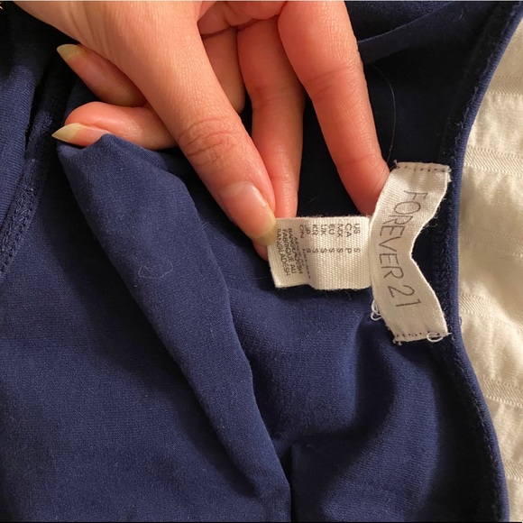 Fitted navy blue forever21 dress - Picture 3 of 3
